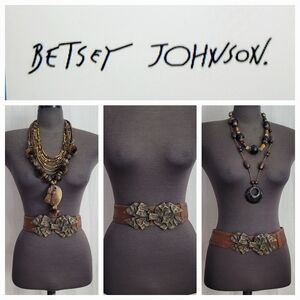 Betsey Johnson Leather belt / L